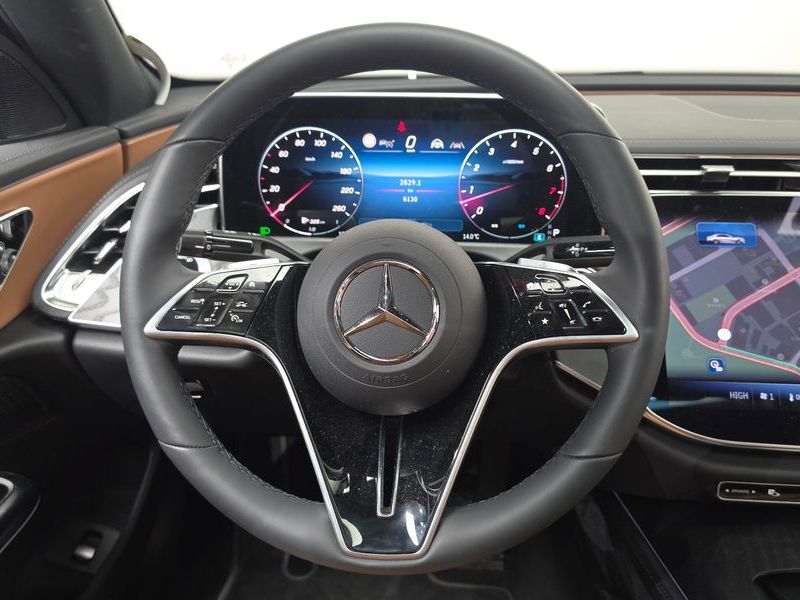 2026 Mercedes-Benz E-Class E200 Avantgarde photo 14