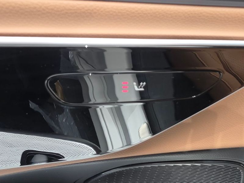 2026 Mercedes-Benz E-Class E200 Avantgarde photo 19