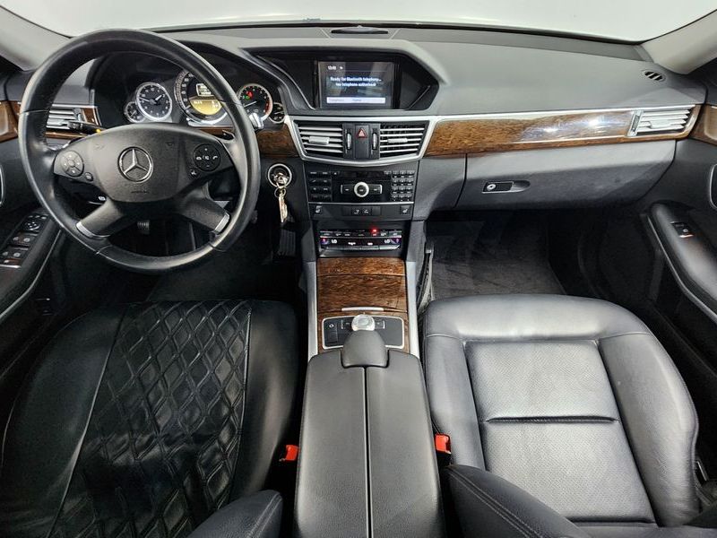 2012 Mercedes-Benz E-Class E200 CGI photo 7