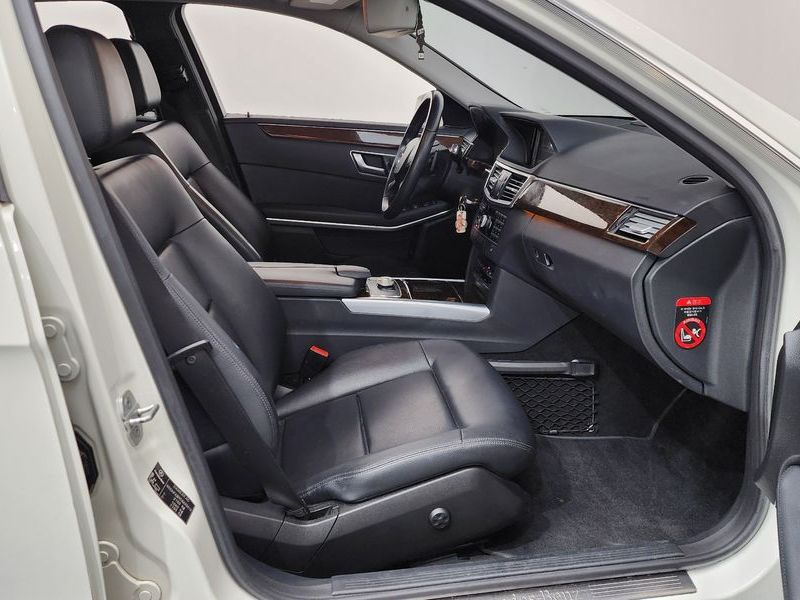 2012 Mercedes-Benz E-Class E200 CGI photo 11