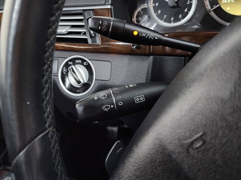 2012 Mercedes-Benz E-Class E200 CGI photo 16