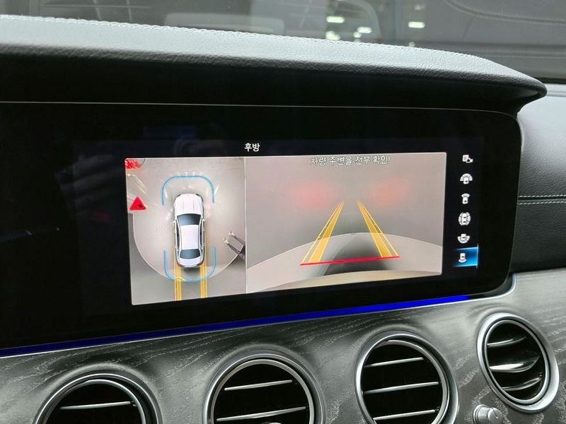 2022 Mercedes-Benz E-Class E350 4MATIC AMG Line photo 15