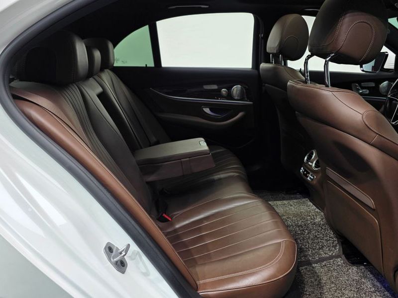 2021 Mercedes-Benz E-Class E450 4MATIC Exclusive photo 12