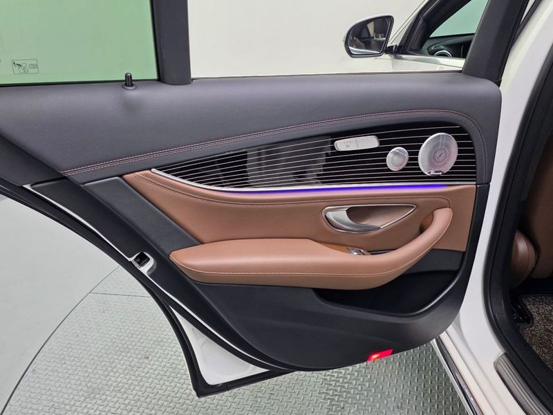 2021 Mercedes-Benz E-Class E450 4MATIC Exclusive photo 25