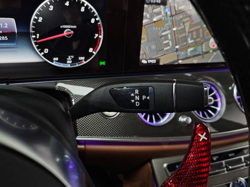 2018 Mercedes-Benz E-Class E300 4MATIC AMG Line photo 9