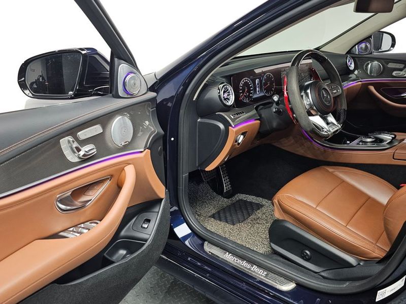 2018 Mercedes-Benz E-Class E300 4MATIC AMG Line photo 11