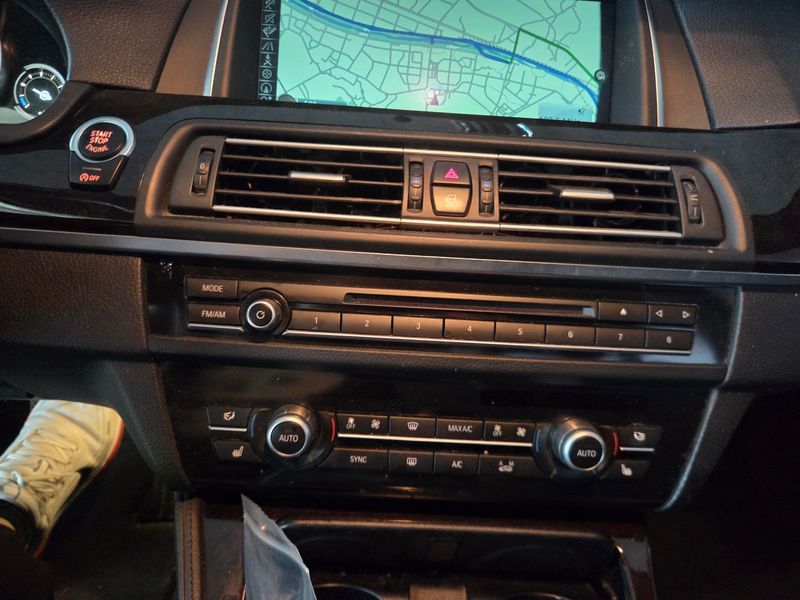 2014 BMW 5 Series 528i photo 13