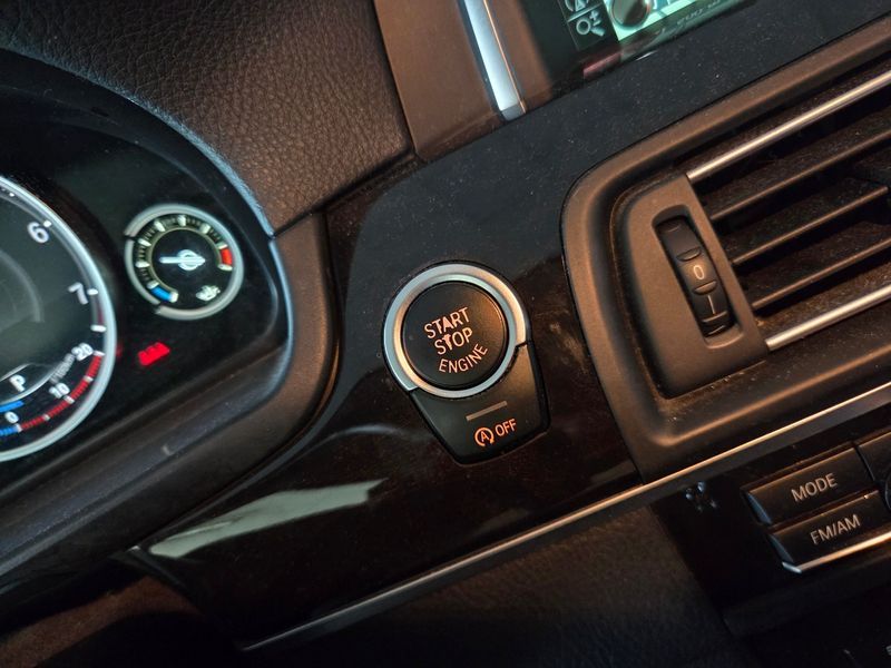 2014 BMW 5 Series 528i photo 15