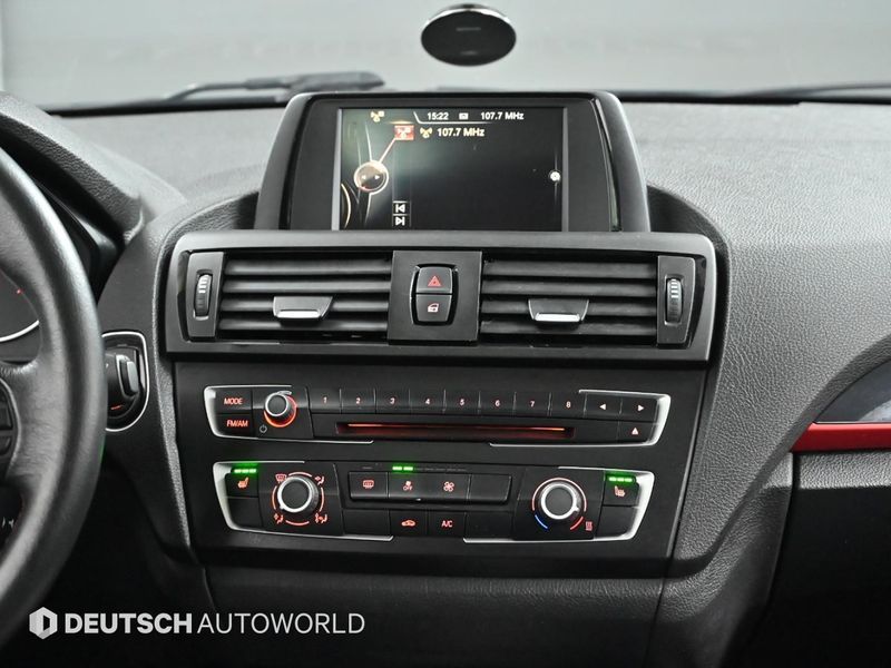 2015 BMW 1 Series 118d Sport 5Door photo 14