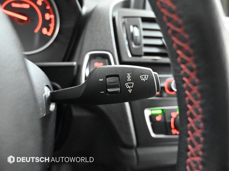2015 BMW 1 Series 118d Sport 5Door photo 17