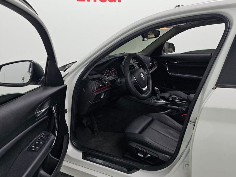 2017 BMW 1 Series 118d Sport 5Door photo 10