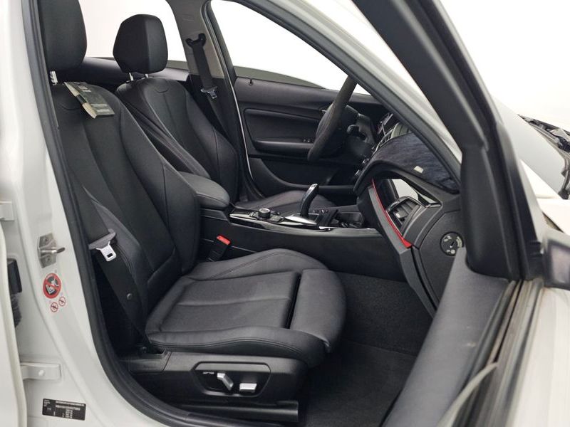 2017 BMW 1 Series 118d Sport 5Door photo 11
