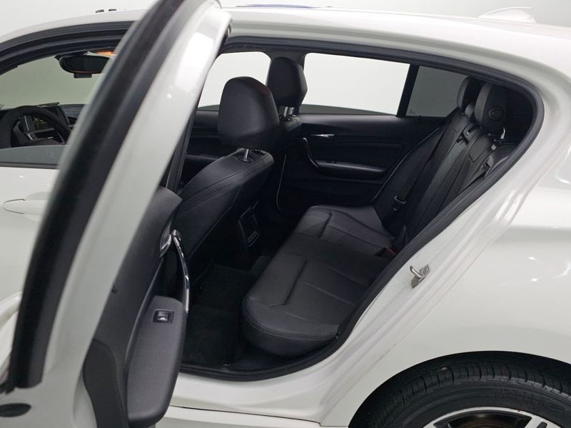 2017 BMW 1 Series 118d Sport 5Door photo 12