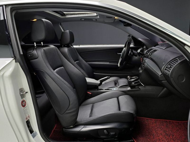2012 BMW 1 Series 120d Coupe Sport photo 10