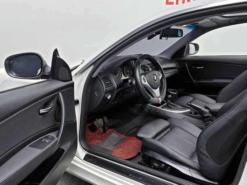 2012 BMW 1 Series 120d Coupe Sport photo 11