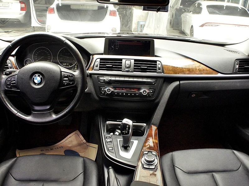 2013 BMW 3 Series 320d photo 7