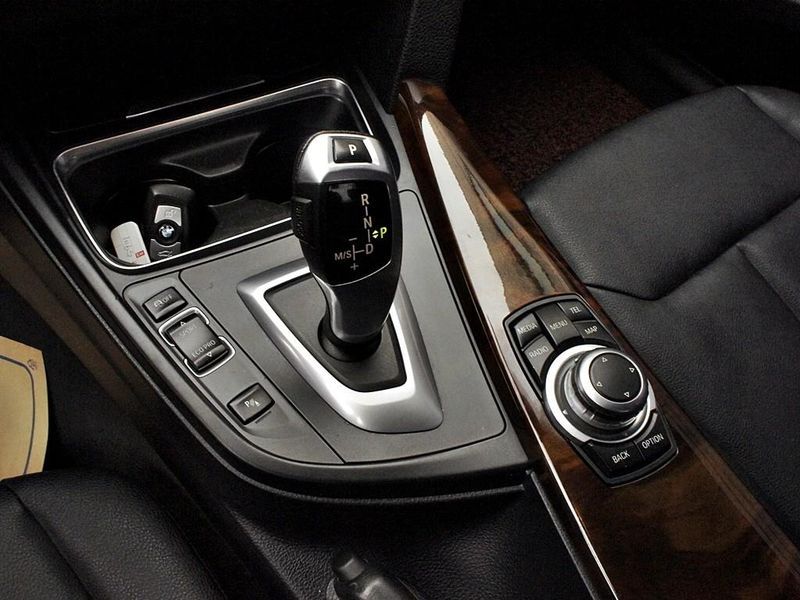 2013 BMW 3 Series 320d photo 11