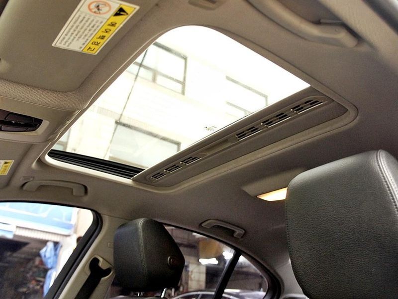 2013 BMW 3 Series 320d photo 14