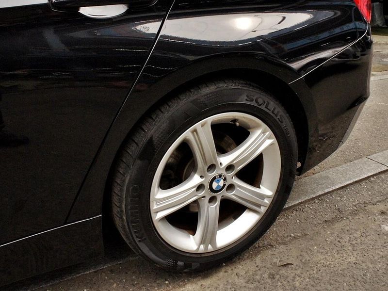 2013 BMW 3 Series 320d photo 20