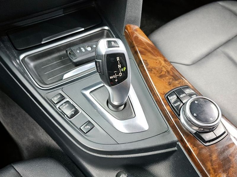 2014 BMW 3 Series GT 320d photo 9