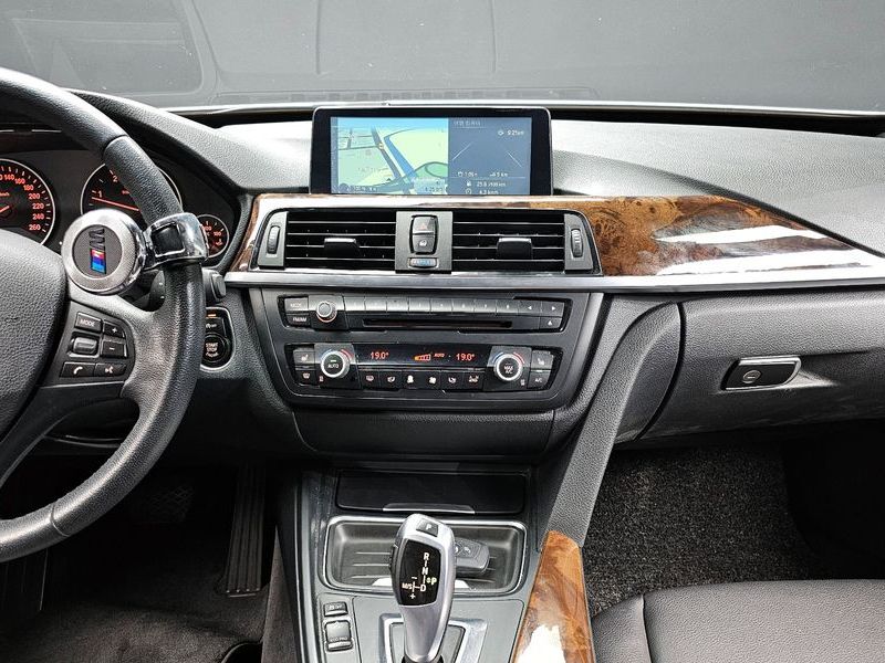 2014 BMW 3 Series GT 320d photo 13