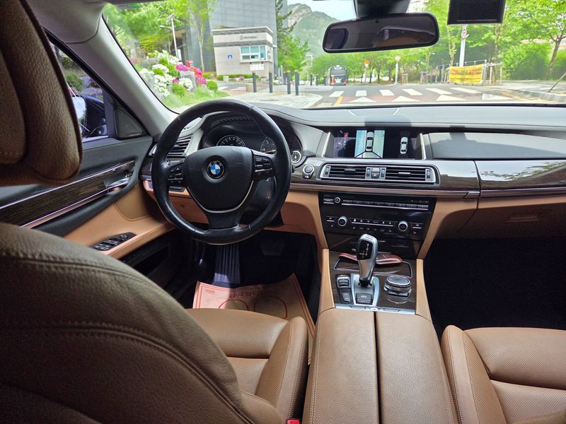 2015 BMW 7 Series 730Ld photo 9