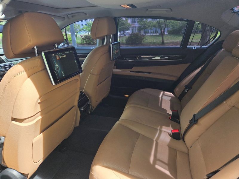 2015 BMW 7 Series 730Ld photo 11