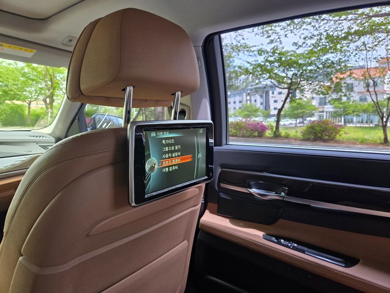 2015 BMW 7 Series 730Ld photo 16