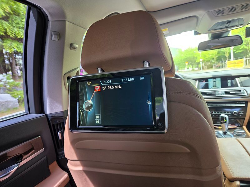 2015 BMW 7 Series 730Ld photo 17