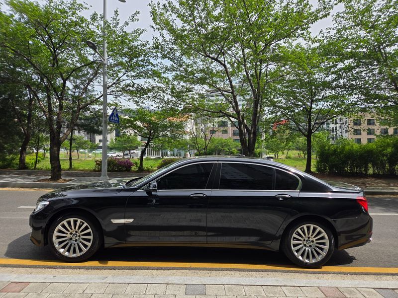 2015 BMW 7 Series 730Ld photo 19