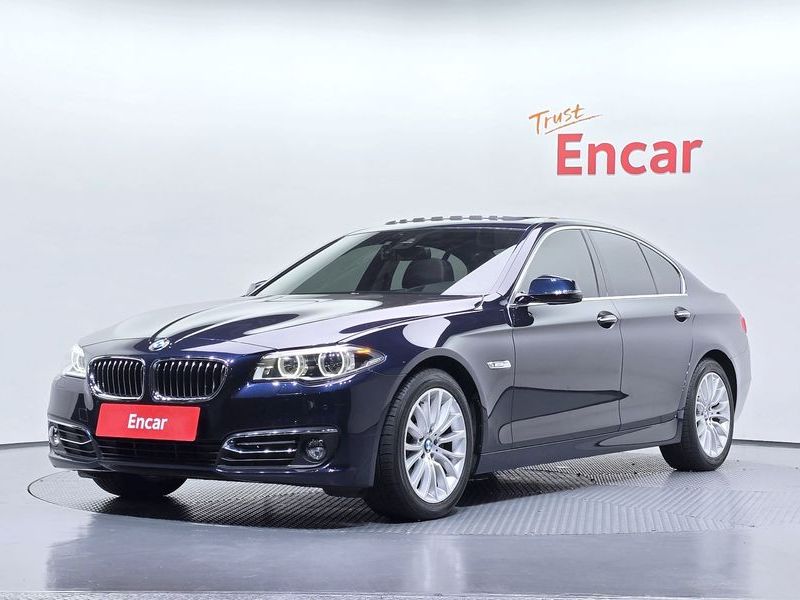 2016 BMW 5 Series 520d Luxury Plus photo 1