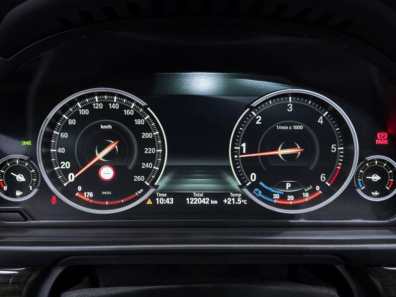2016 BMW 5 Series 520d Luxury Plus photo 8
