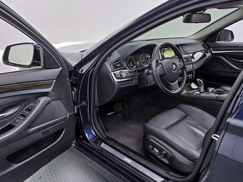 2016 BMW 5 Series 520d Luxury Plus photo 10