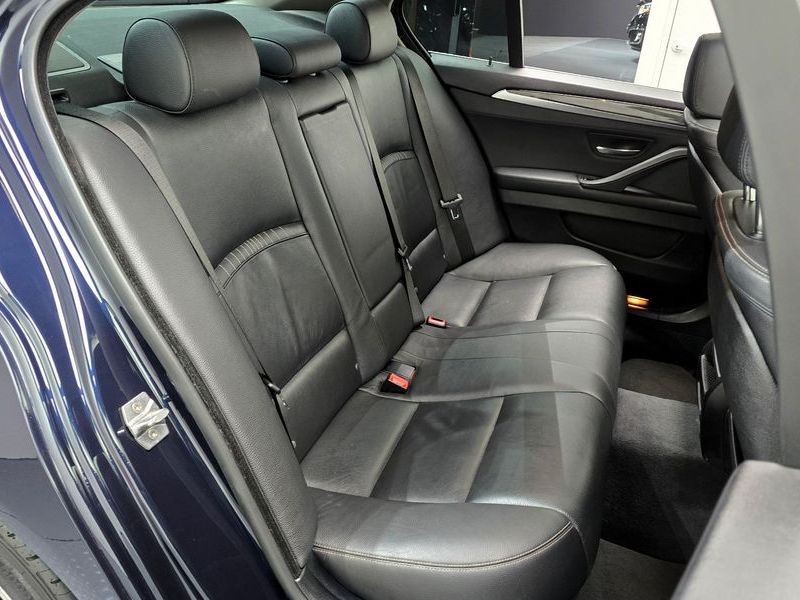 2016 BMW 5 Series 520d Luxury Plus photo 11