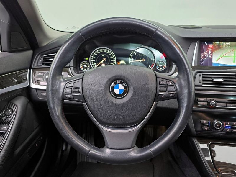 2016 BMW 5 Series 520d Luxury Plus photo 13