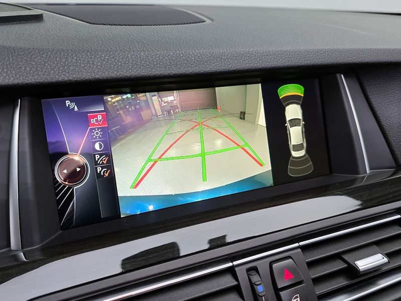 2016 BMW 5 Series 520d Luxury Plus photo 15