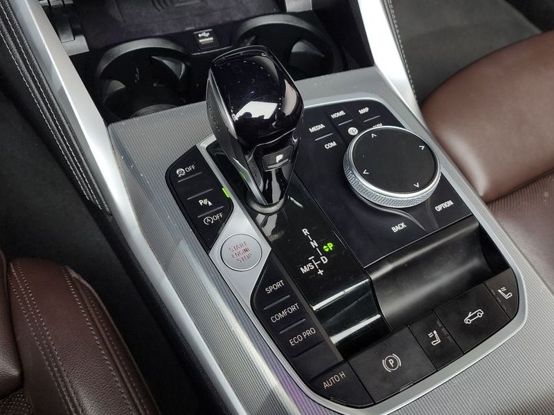 2022 BMW 4 Series 420i M Sport Convertible photo 9