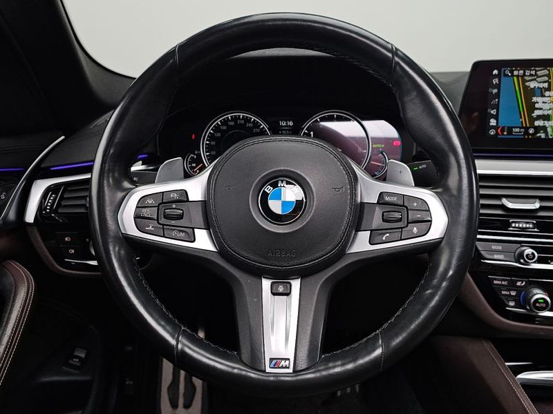 2018 BMW 5 Series 530i M Sport Package Plus photo 13