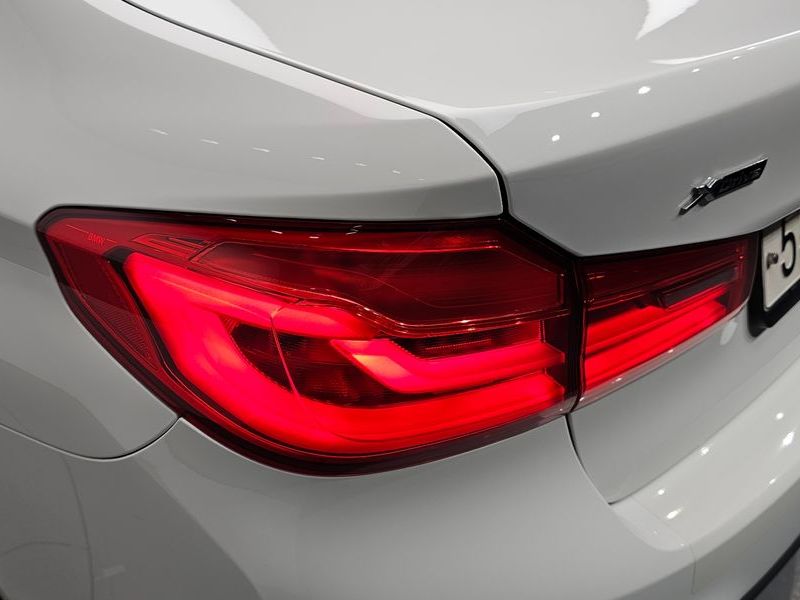 2018 BMW 5 Series 530i M Sport Package Plus photo 23