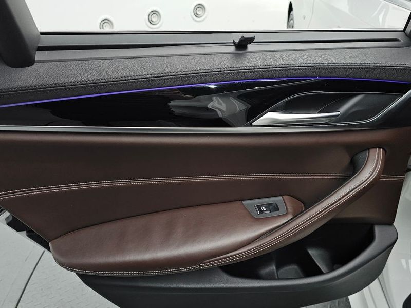 2018 BMW 5 Series 530i M Sport Package Plus photo 25