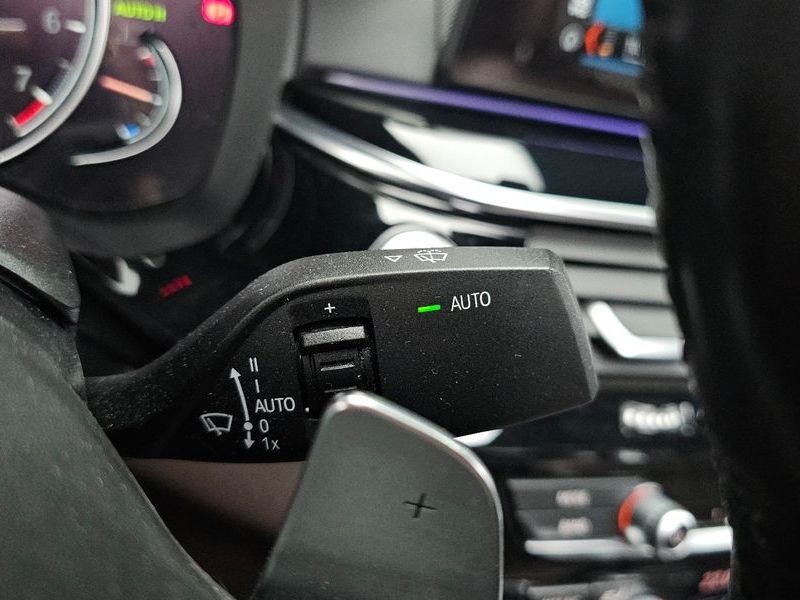 2018 BMW 5 Series 530i M Sport Package Plus photo 28