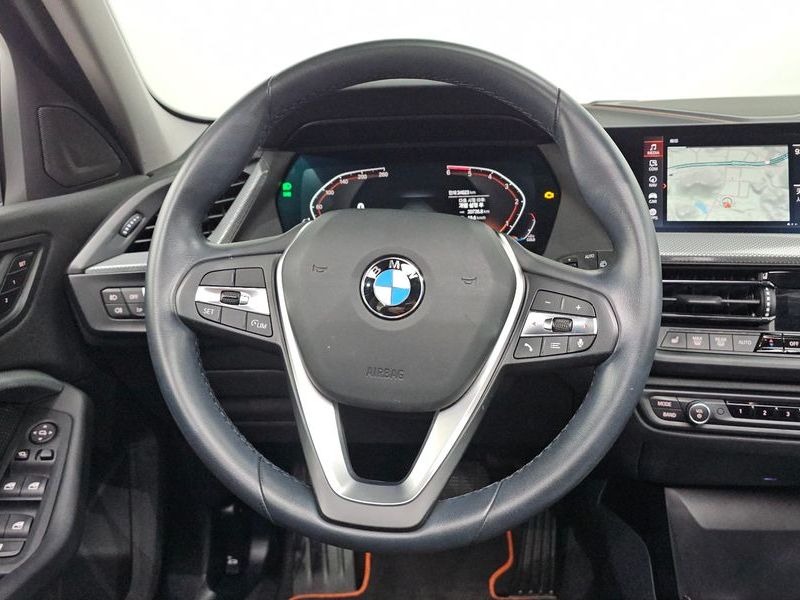 2020 BMW 1 Series 118d Sport photo 11
