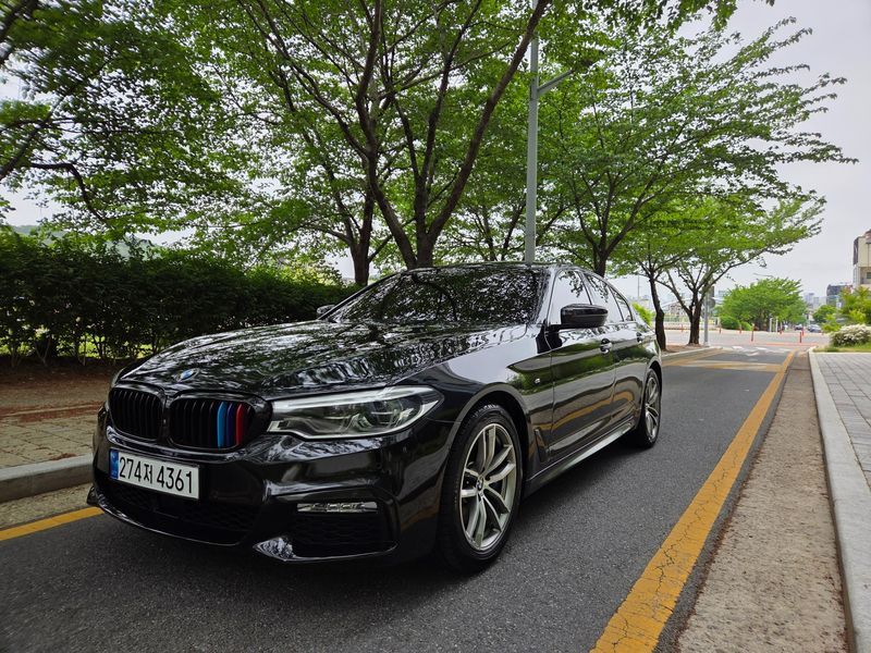 2017 BMW 5 Series 530i M Sport Package Plus photo 17