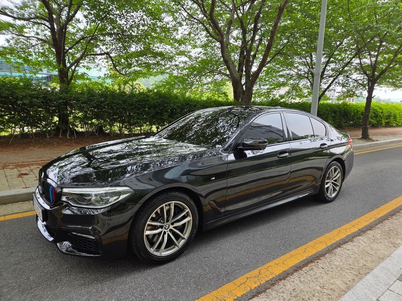 2017 BMW 5 Series 530i M Sport Package Plus photo 18