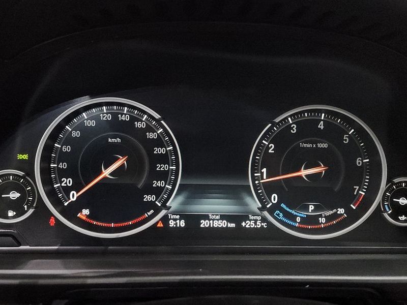 2013 BMW 5 Series 528i photo 8
