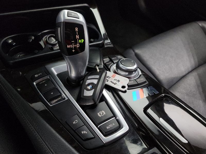 2013 BMW 5 Series 528i photo 9