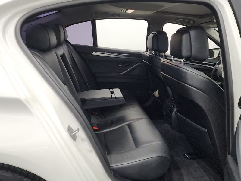 2013 BMW 5 Series 528i photo 12