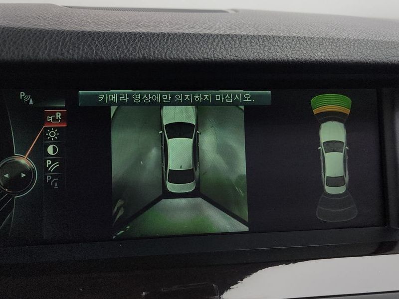 2013 BMW 5 Series 528i photo 15