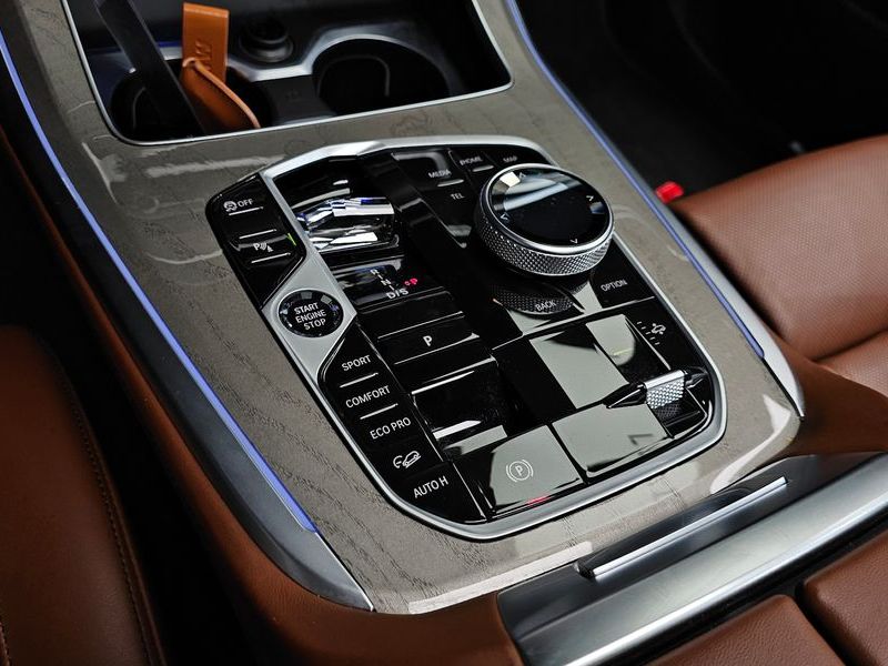 2024 BMW X7 xDrive 40d Design Pure Excellence 7-Seater photo 9
