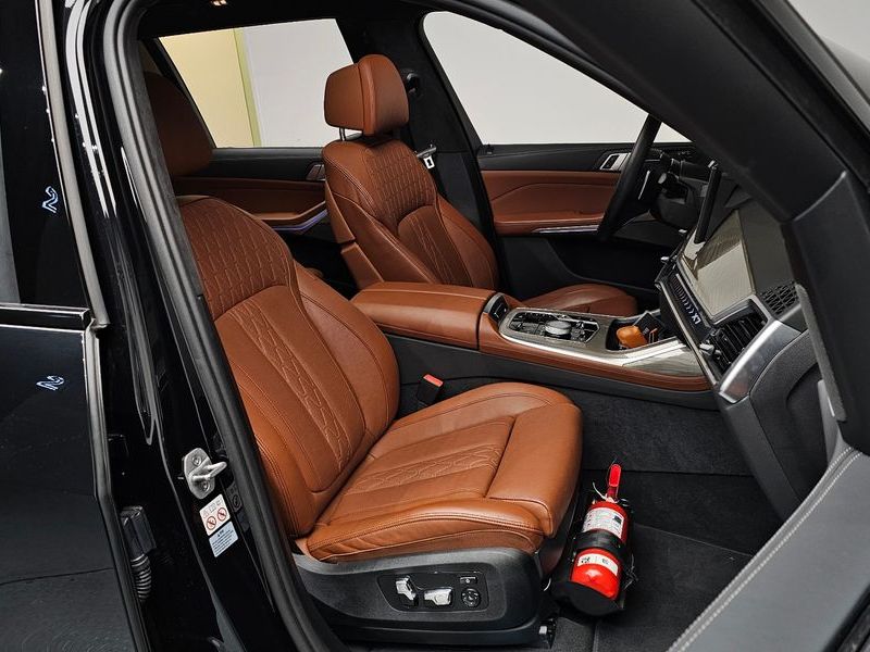 2024 BMW X7 xDrive 40d Design Pure Excellence 7-Seater photo 10